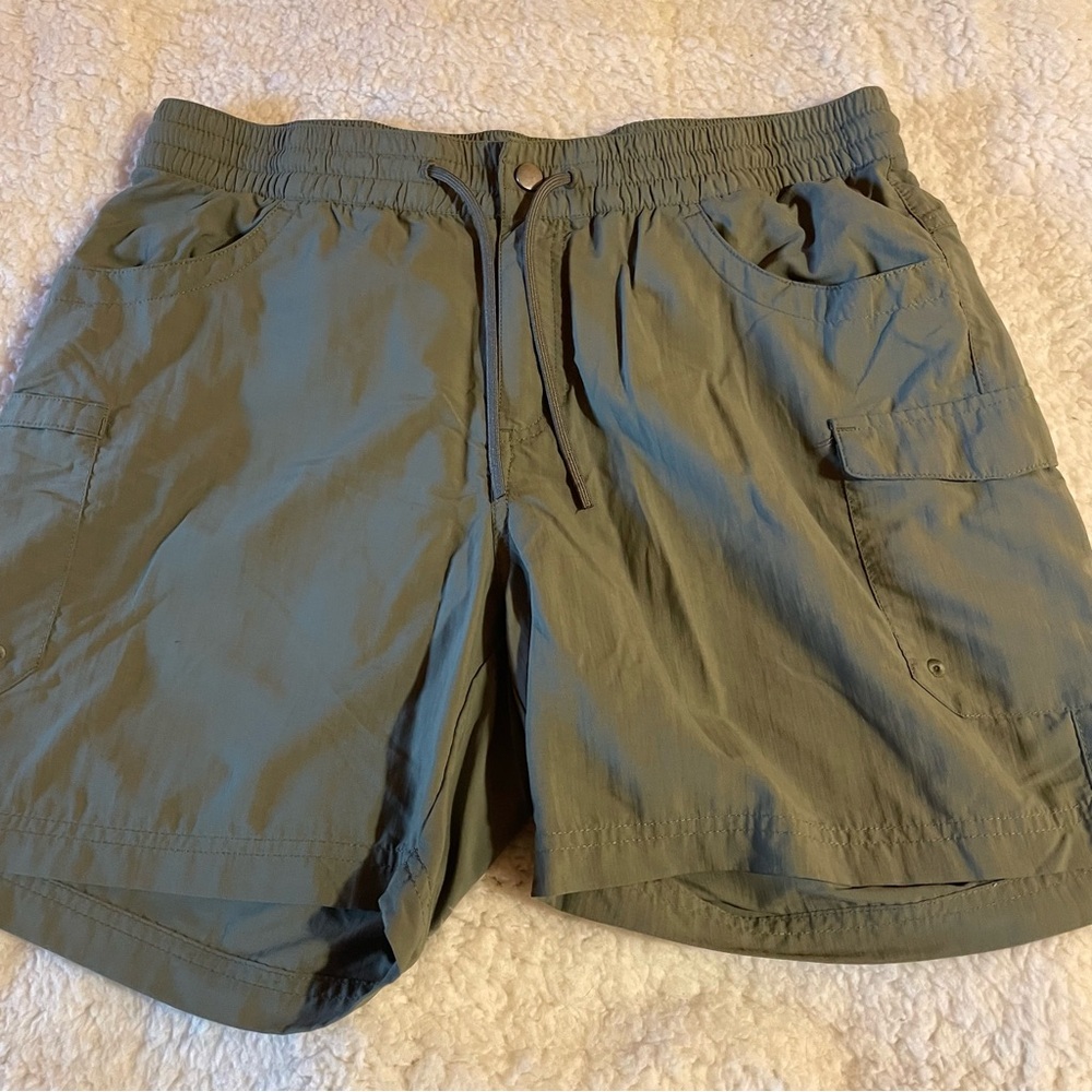 Columbia hiking Drawstring Shorts in Olive Green, women’s size large